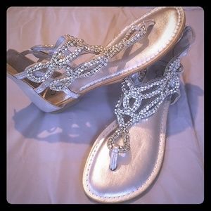 Sandal with diamond accent